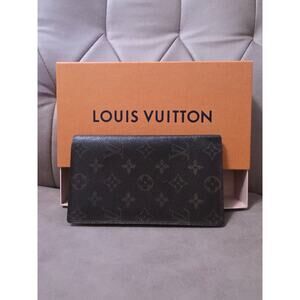Louis Vuitton Brazza Wallet in Monogram Eclipse Canvas EUC with BOX